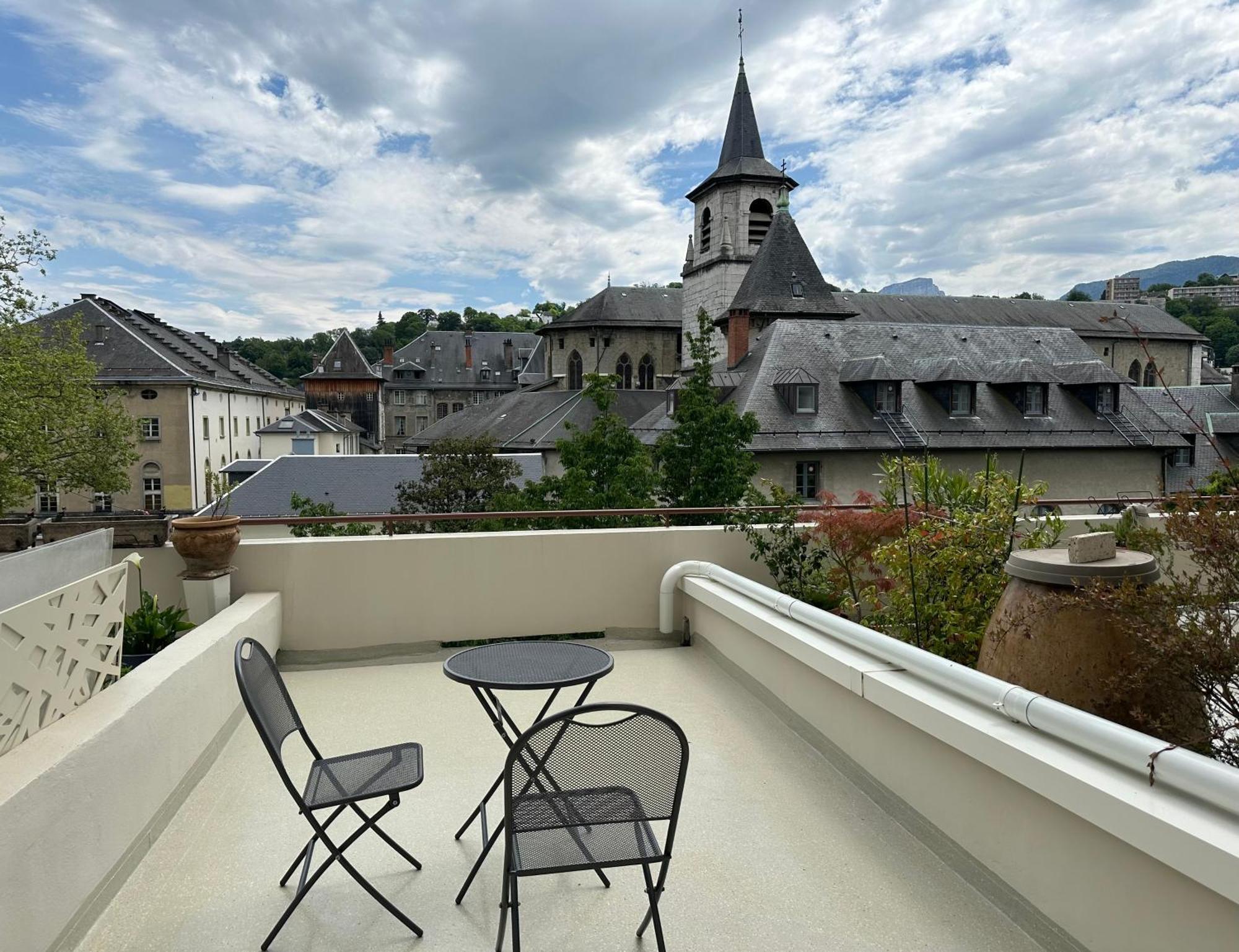 Apartamento Ma Terrasse Sur Le Musee Chambéry Exterior foto